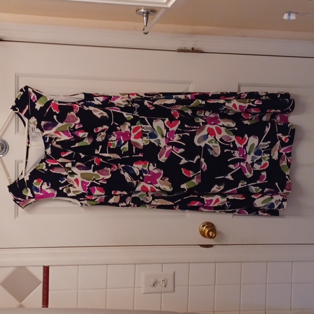 SLEEVELESS DRESS - SIZE 18W